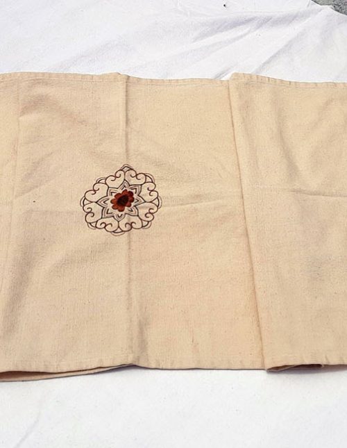 chemin de table brodé