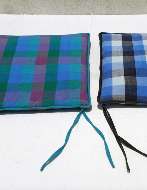 coussin jardin assorti  à la nappe