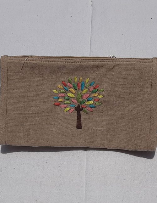 petite trousse brodée beige